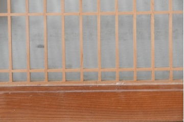 ヴィンテージ建具　昭和中期から後期　両面ガラス　彫刻と繊細な格子が調和した筬欄間2枚セット　(R-086112)