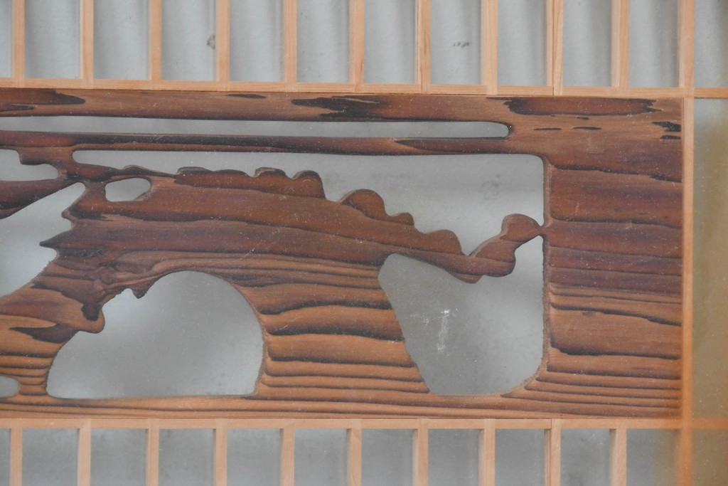 ヴィンテージ建具　昭和中期から後期　両面ガラス　彫刻と繊細な格子が調和した筬欄間2枚セット　(R-086112)