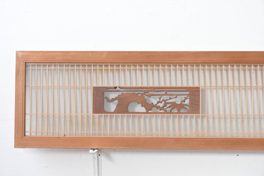 ヴィンテージ建具　昭和中期から後期　両面ガラス　彫刻と繊細な格子が調和した筬欄間2枚セット　(R-086112)