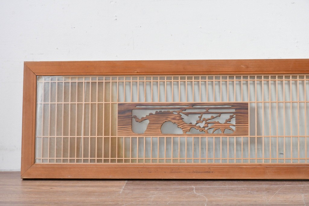 ヴィンテージ建具　昭和中期から後期　両面ガラス　彫刻と繊細な格子が調和した筬欄間2枚セット　(R-086112)