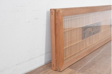 ヴィンテージ建具　昭和中期から後期　両面ガラス　彫刻と繊細な格子が調和した筬欄間2枚セット　(R-086112)
