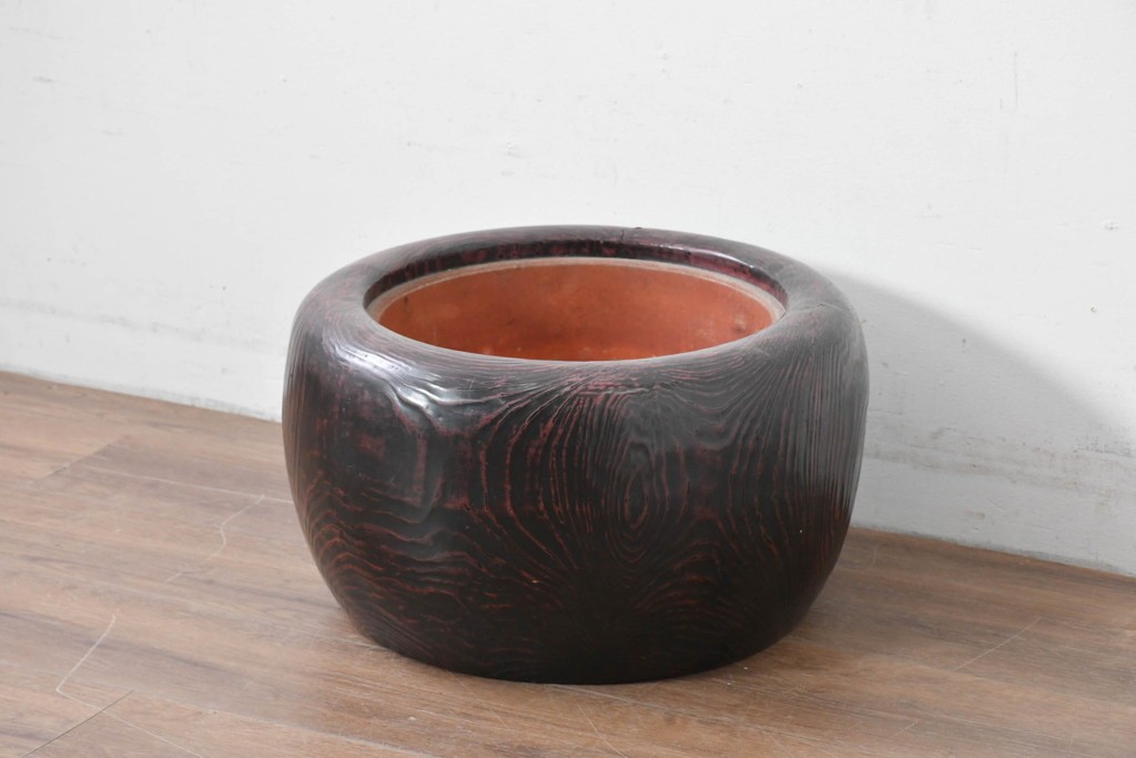 和製アンティーク　杉材　伝統技法「杢目出し漆塗り」(根来漆塗り)　手あぶり　際立った杢目と艶のある風合いが美しいくり抜き火鉢　(R-086113)