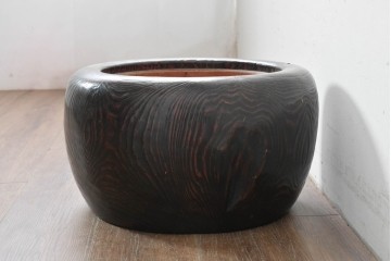 和製アンティーク　杉材　伝統技法「杢目出し漆塗り」(根来漆塗り)　手あぶり　際立った杢目と艶のある風合いが美しいくり抜き火鉢　(R-086113)