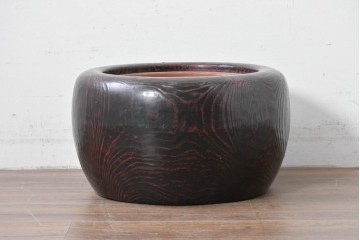 和製アンティーク　杉材　伝統技法「杢目出し漆塗り」(根来漆塗り)　手あぶり　際立った杢目と艶のある風合いが美しいくり抜き火鉢　(R-086113)