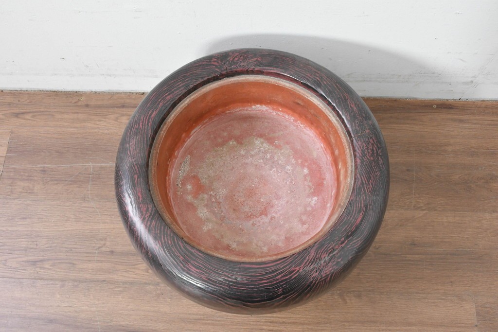 和製アンティーク　杉材　伝統技法「杢目出し漆塗り」(根来漆塗り)　手あぶり　際立った杢目と艶のある風合いが美しいくり抜き火鉢　(R-086113)