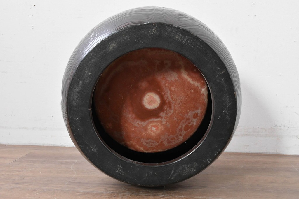 和製アンティーク　杉材　伝統技法「杢目出し漆塗り」(根来漆塗り)　手あぶり　際立った杢目と艶のある風合いが美しいくり抜き火鉢　(R-086113)