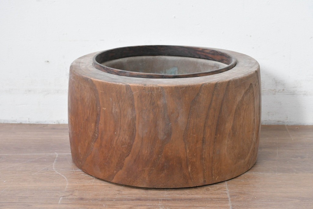 【簡易リペア限定品】　和製アンティーク　明治～大正　黒柿炉縁　桐材　丸いフォルムのくり抜き火鉢　(R-086114)