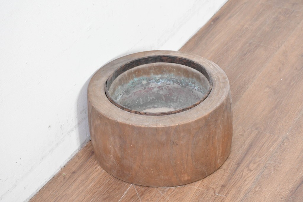 【簡易リペア限定品】　和製アンティーク　明治～大正　黒柿炉縁　桐材　丸いフォルムのくり抜き火鉢　(R-086114)