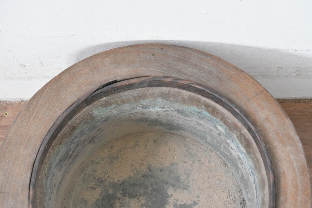 【簡易リペア限定品】　和製アンティーク　明治～大正　黒柿炉縁　桐材　丸いフォルムのくり抜き火鉢　(R-086114)