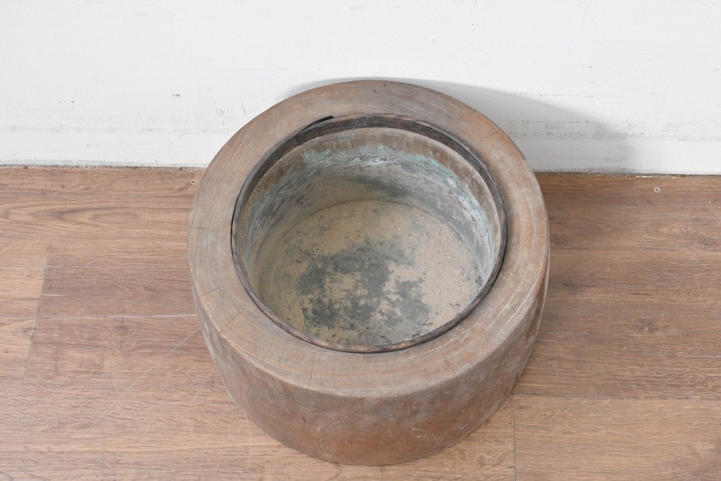 【簡易リペア限定品】　和製アンティーク　明治～大正　黒柿炉縁　桐材　丸いフォルムのくり抜き火鉢　(R-086114)