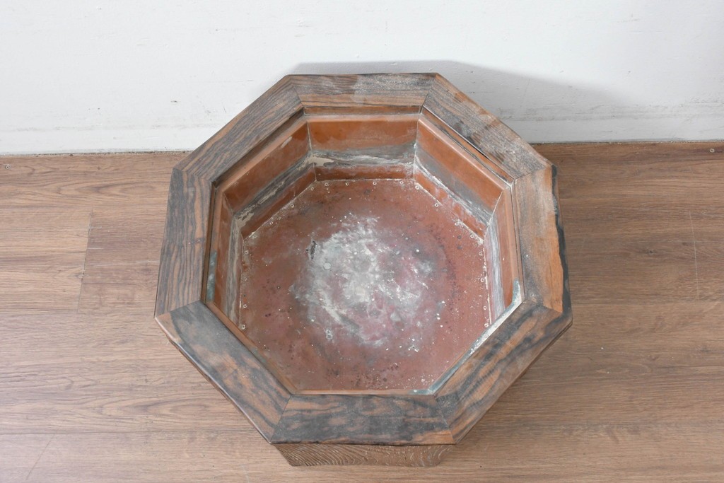 【簡易リペア限定品】　和製アンティーク　明治～大正　口縁黒柿・本体浮造り　表情豊かな木目が味わい深い八角木製火鉢　(R-086115)