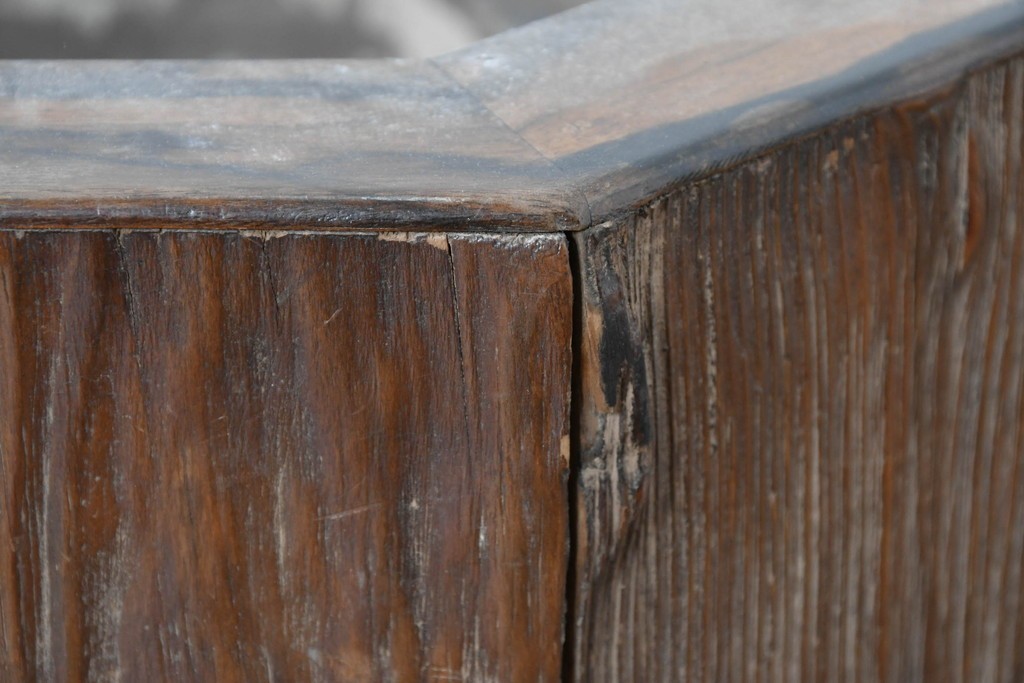 【簡易リペア限定品】　和製アンティーク　明治～大正　口縁黒柿・本体浮造り　表情豊かな木目が味わい深い八角木製火鉢　(R-086115)