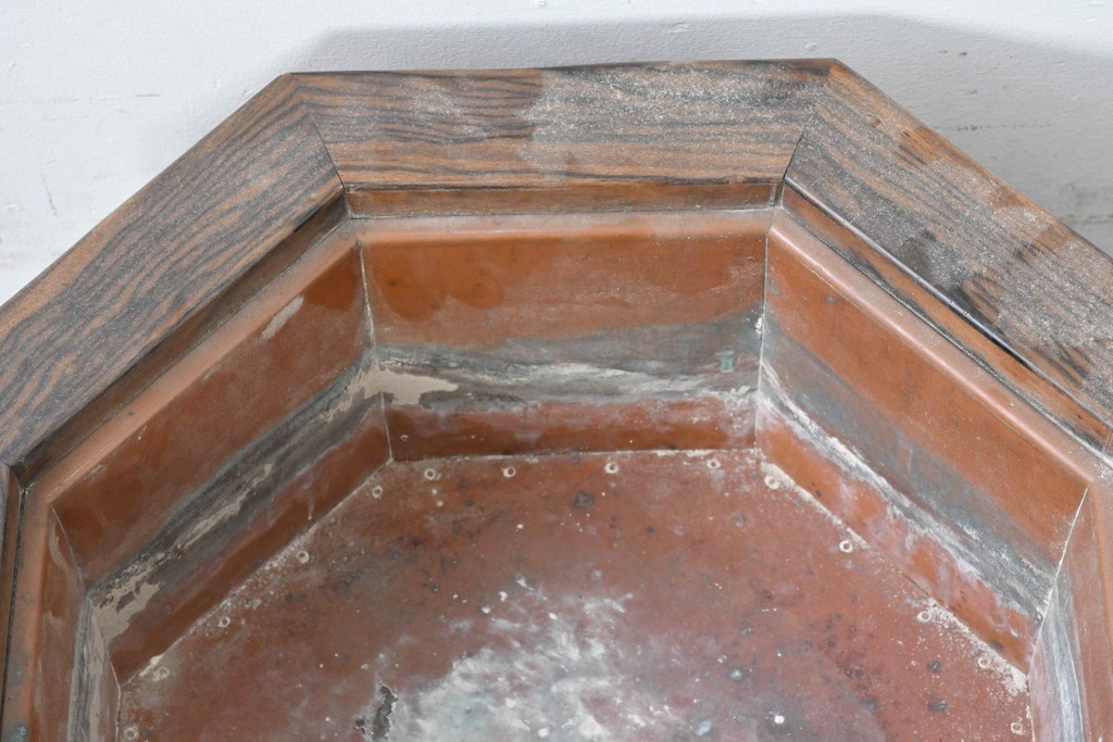 【簡易リペア限定品】　和製アンティーク　明治～大正　口縁黒柿・本体浮造り　表情豊かな木目が味わい深い八角木製火鉢　(R-086115)