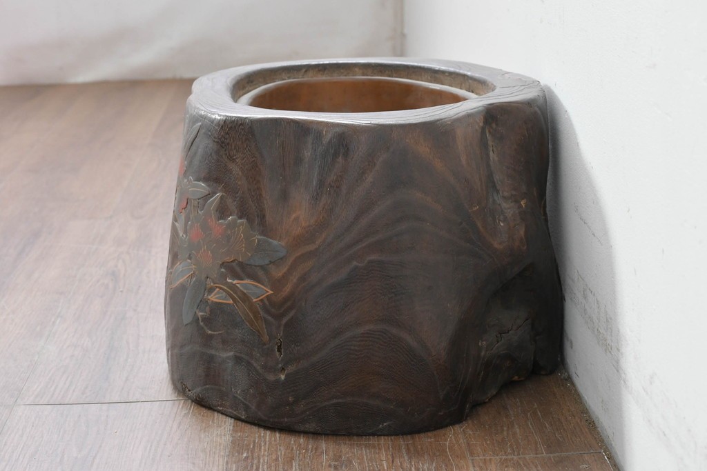 和製アンティーク　明治～大正　桐材　草花の蒔絵がアクセントのくり抜き火鉢　(R-086116)