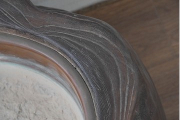 和製アンティーク　明治～大正　桐材　草花の蒔絵がアクセントのくり抜き火鉢　(R-086116)