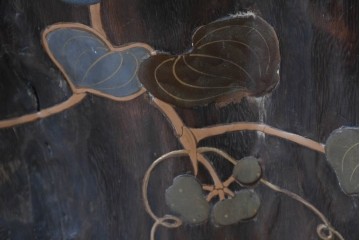 和製アンティーク　明治～大正　桐材　草花の蒔絵がアクセントのくり抜き火鉢　(R-086116)