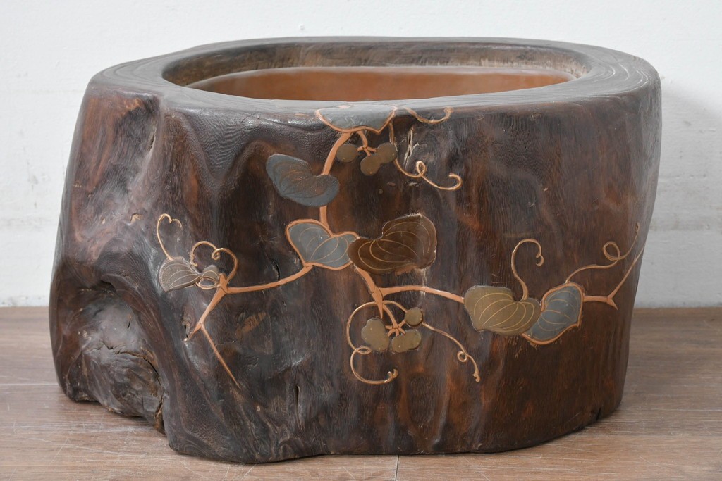 和製アンティーク　明治～大正　桐材　草花の蒔絵がアクセントのくり抜き火鉢　(R-086116)