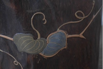 和製アンティーク　明治～大正　桐材　草花の蒔絵がアクセントのくり抜き火鉢　(R-086116)