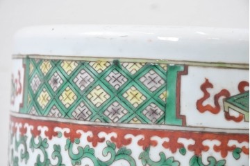 中国アンティーク　清朝時代後期　粉彩　緑地の唐草文に花文様が描かれた傘立て　(R-086117)