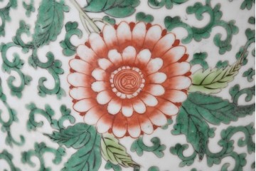 中国アンティーク　清朝時代後期　粉彩　緑地の唐草文に花文様が描かれた傘立て　(R-086117)