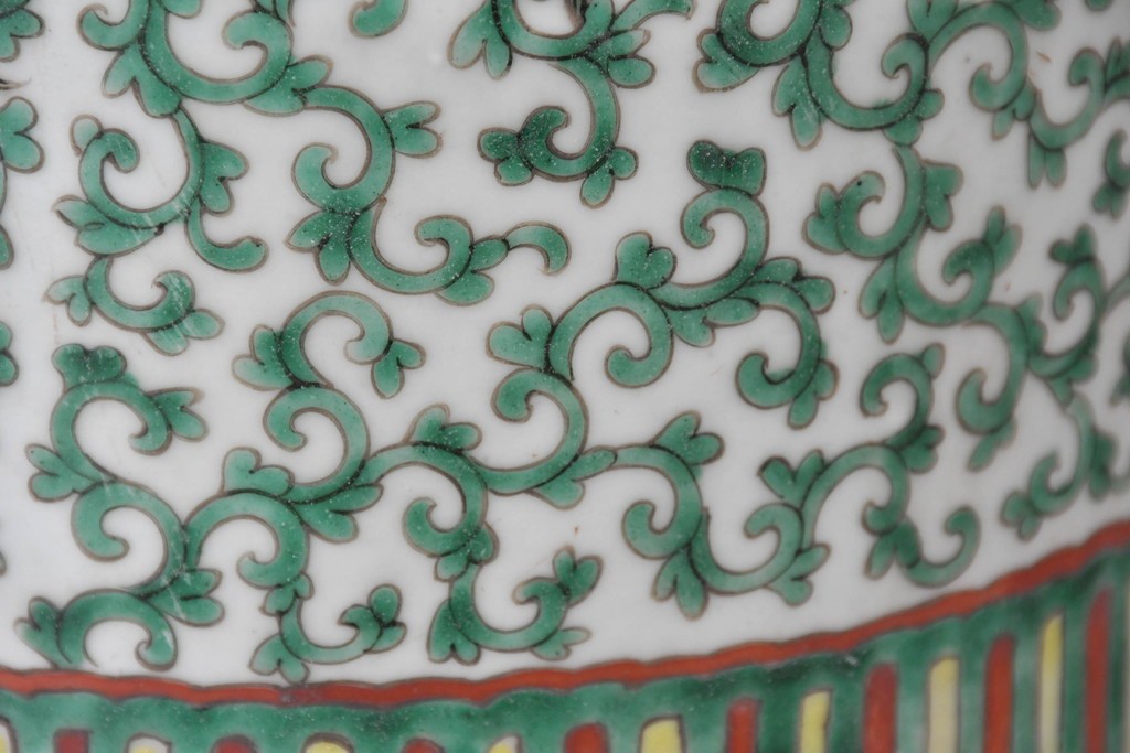 中国アンティーク　清朝時代後期　粉彩　緑地の唐草文に花文様が描かれた傘立て　(R-086117)