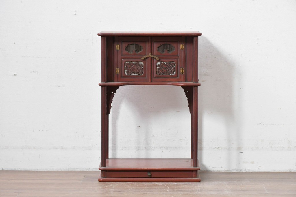 和製アンティーク　明治大正期　茶道具　牡丹の彫刻が施された朱塗りの袋棚　(R-086118)