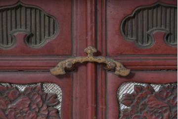 和製アンティーク　明治大正期　茶道具　牡丹の彫刻が施された朱塗りの袋棚　(R-086118)