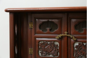 和製アンティーク　明治大正期　茶道具　牡丹の彫刻が施された朱塗りの袋棚　(R-086118)