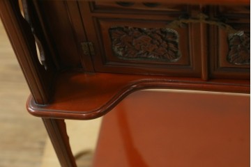 和製アンティーク　明治大正期　茶道具　牡丹の彫刻が施された朱塗りの袋棚　(R-086118)