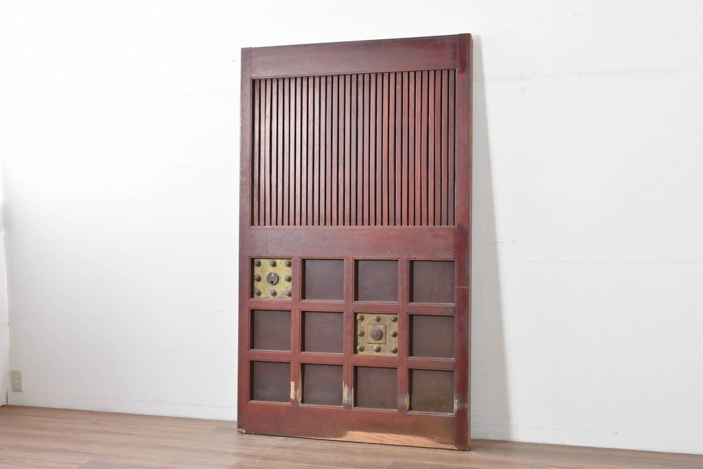 アンティーク建具　大正から昭和初期　総欅(ケヤキ)材　北陸産　重厚な金具と升目意匠の格子蔵戸1枚　(R-086120)