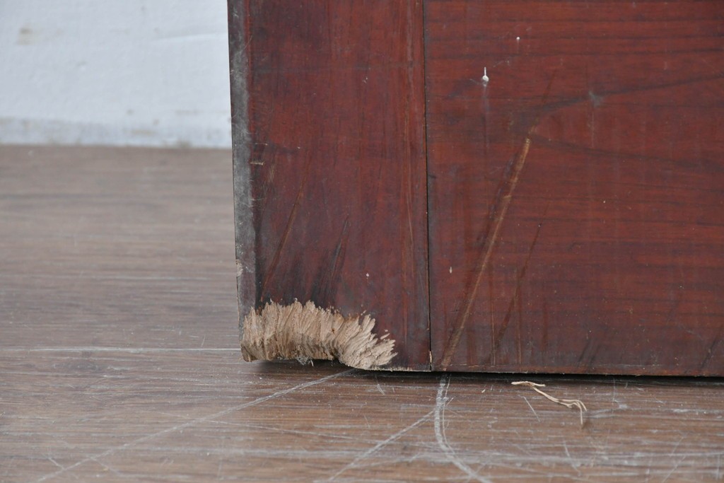 アンティーク建具　大正から昭和初期　総欅(ケヤキ)材　北陸産　重厚な金具と升目意匠の格子蔵戸1枚　(R-086120)