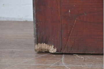 アンティーク建具　大正から昭和初期　総欅(ケヤキ)材　北陸産　重厚な金具と升目意匠の格子蔵戸1枚　(R-086120)