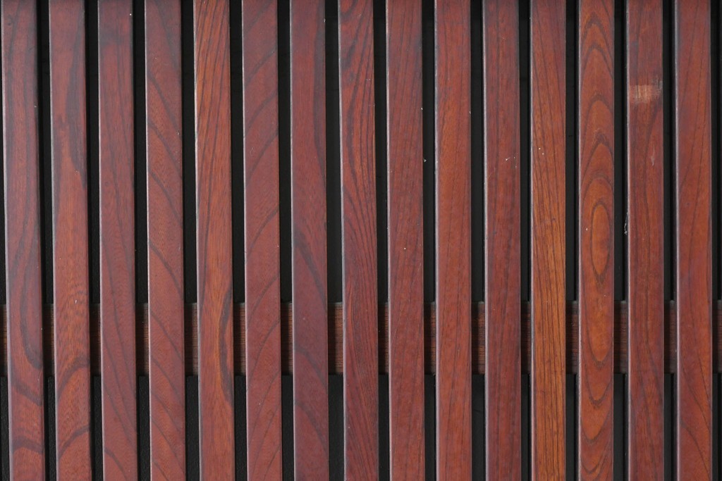 アンティーク建具　大正から昭和初期　総欅(ケヤキ)材　北陸産　重厚な金具と升目意匠の格子蔵戸1枚　(R-086120)