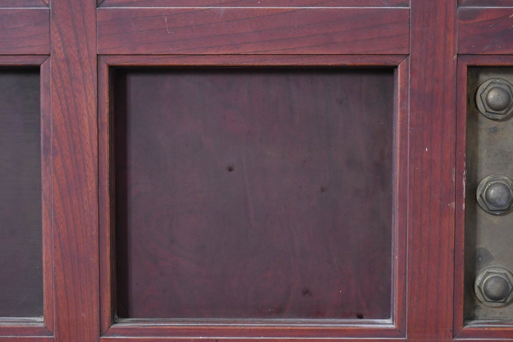 アンティーク建具　大正から昭和初期　総欅(ケヤキ)材　北陸産　重厚な金具と升目意匠の格子蔵戸1枚　(R-086120)