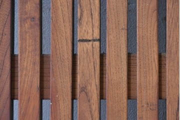 アンティーク建具　大正から昭和初期　総欅(ケヤキ)材　北陸産　重厚な金具と升目意匠の格子蔵戸1枚　(R-086120)