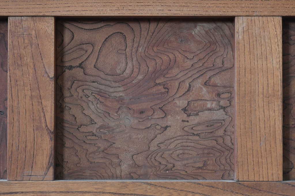 アンティーク建具　大正から昭和初期　総欅(ケヤキ)材　北陸産　重厚な金具と升目意匠の格子蔵戸1枚　(R-086120)