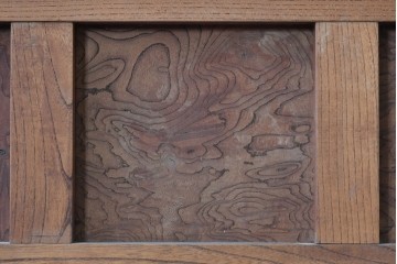 アンティーク建具　大正から昭和初期　総欅(ケヤキ)材　北陸産　重厚な金具と升目意匠の格子蔵戸1枚　(R-086120)