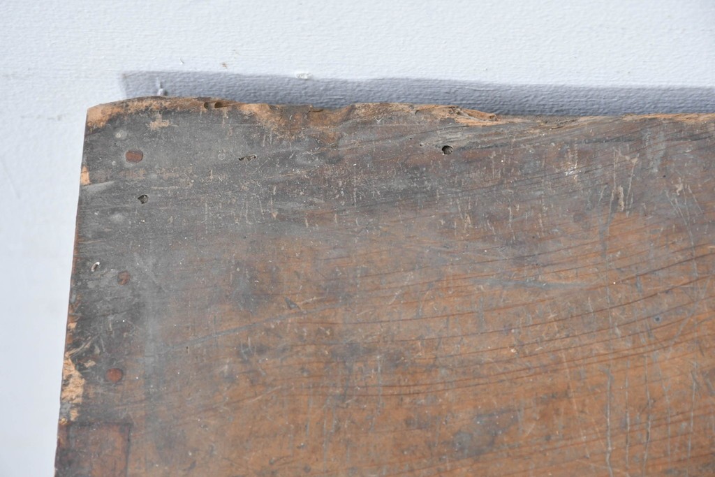 和製アンティーク　欅(ケヤキ)材・黒柿材　立派な杢目と重厚な丸金具が味わい深い小箪笥　(R-086122)