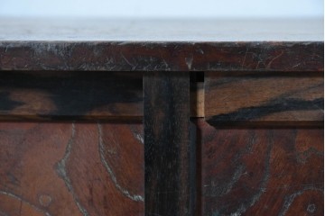 和製アンティーク　欅(ケヤキ)材・黒柿材　立派な杢目と重厚な丸金具が味わい深い小箪笥　(R-086122)