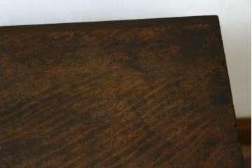 和製アンティーク　欅(ケヤキ)材・黒柿材　立派な杢目と重厚な丸金具が味わい深い小箪笥　(R-086122)