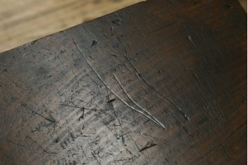 和製アンティーク　欅(ケヤキ)材・黒柿材　立派な杢目と重厚な丸金具が味わい深い小箪笥　(R-086122)