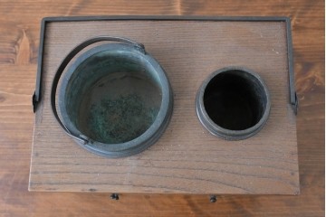 和製アンティーク　明治大正期　欅(ケヤキ)材　銅製の火入れと灰吹を備えた煙草盆　(R-086124)