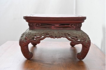 和製アンティーク　明治大正期　経済産業大臣指定伝統的工芸品　村上木彫堆朱　龍・松・富士山が彫り込まれた朱塗りの花台　(R-086125)