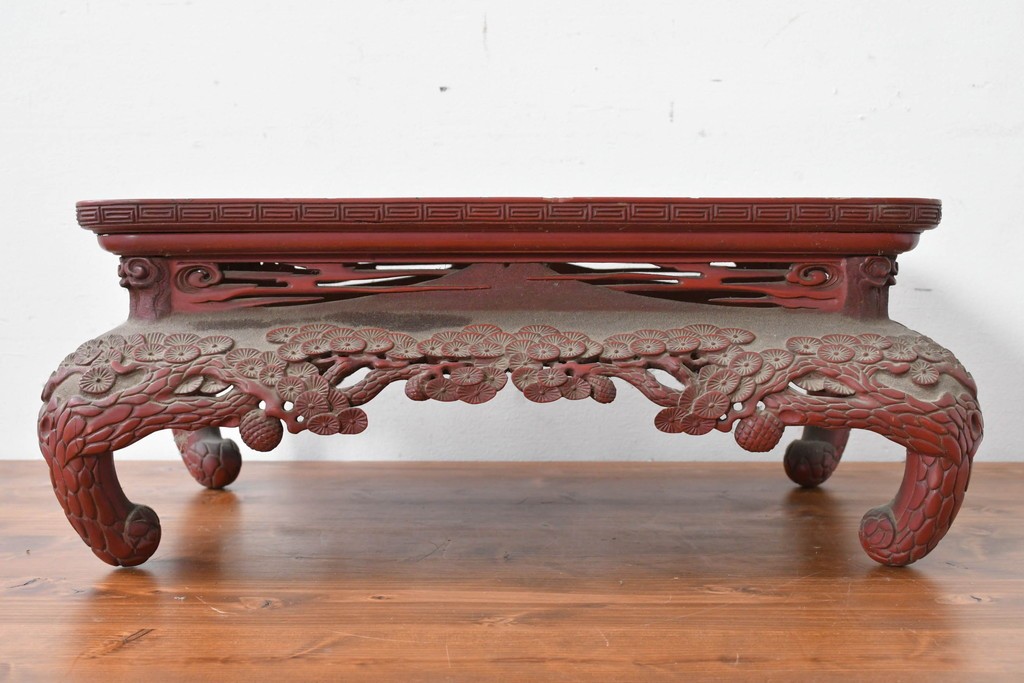 和製アンティーク　明治大正期　経済産業大臣指定伝統的工芸品　村上木彫堆朱　龍・松・富士山が彫り込まれた朱塗りの花台　(R-086125)