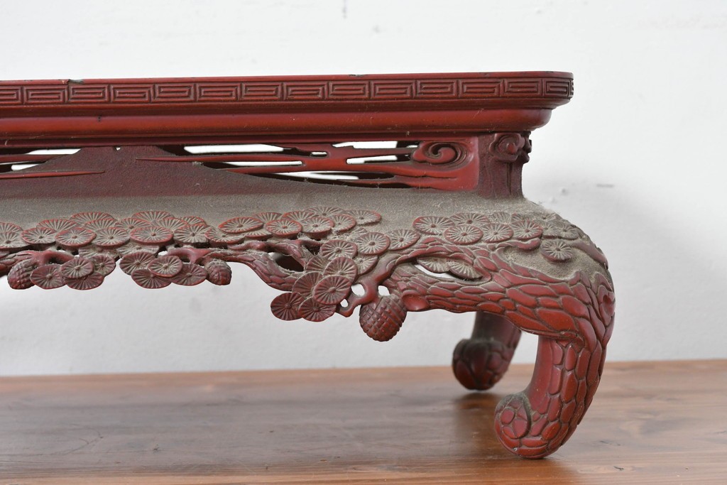 和製アンティーク　明治大正期　経済産業大臣指定伝統的工芸品　村上木彫堆朱　龍・松・富士山が彫り込まれた朱塗りの花台　(R-086125)