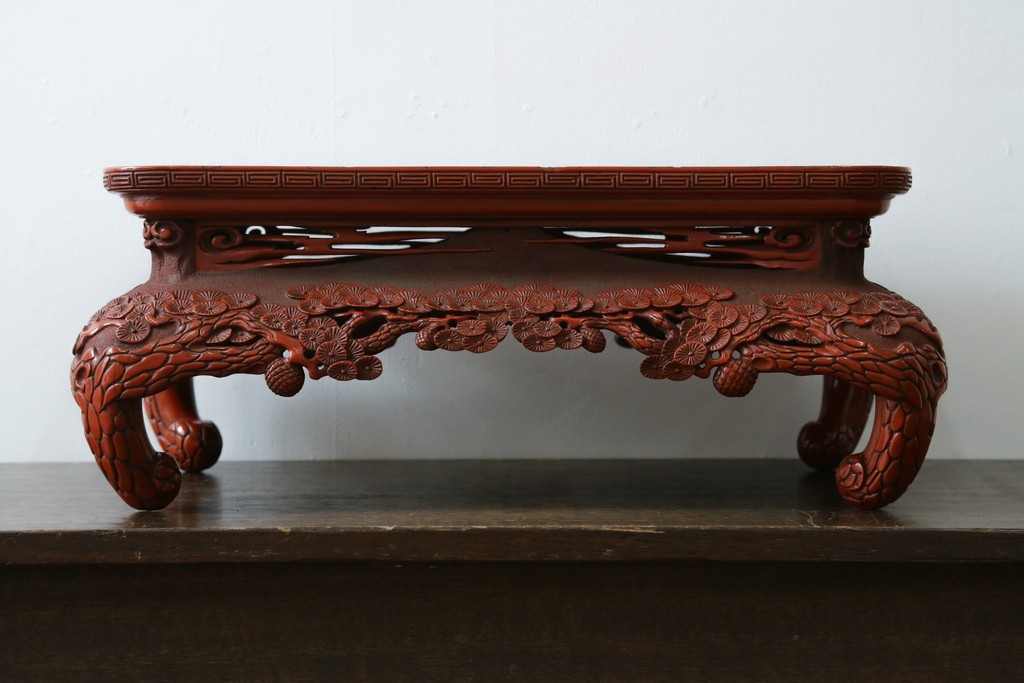 和製アンティーク　明治大正期　経済産業大臣指定伝統的工芸品　村上木彫堆朱　龍・松・富士山が彫り込まれた朱塗りの花台　(R-086125)