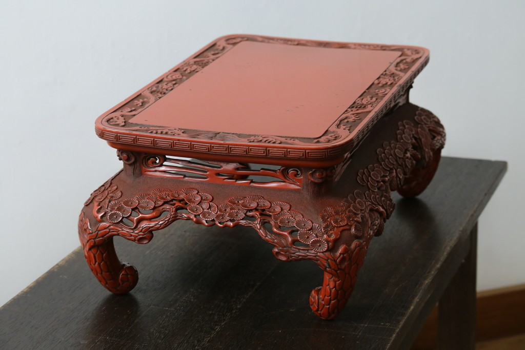 和製アンティーク　明治大正期　経済産業大臣指定伝統的工芸品　村上木彫堆朱　龍・松・富士山が彫り込まれた朱塗りの花台　(R-086125)