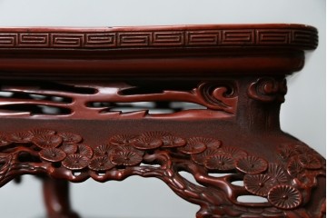 和製アンティーク　明治大正期　経済産業大臣指定伝統的工芸品　村上木彫堆朱　龍・松・富士山が彫り込まれた朱塗りの花台　(R-086125)