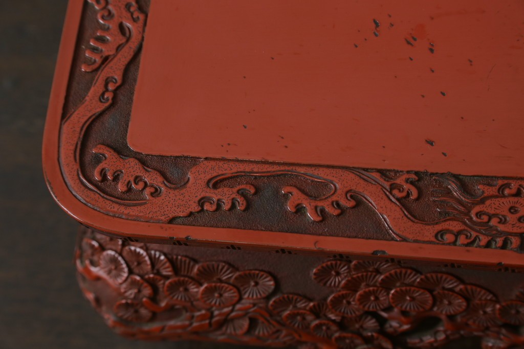 和製アンティーク　明治大正期　経済産業大臣指定伝統的工芸品　村上木彫堆朱　龍・松・富士山が彫り込まれた朱塗りの花台　(R-086125)