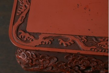 和製アンティーク　明治大正期　経済産業大臣指定伝統的工芸品　村上木彫堆朱　龍・松・富士山が彫り込まれた朱塗りの花台　(R-086125)